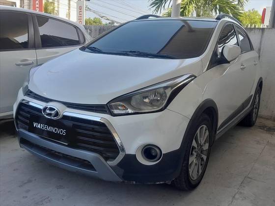 HYUNDAI HB20X 1.6 16V PREMIUM FLEX 4P AUTOMÁTICO HYUNDAI HB20X 1.6 16V PREMIUM FLEX 4P AUTOMÁTICO
